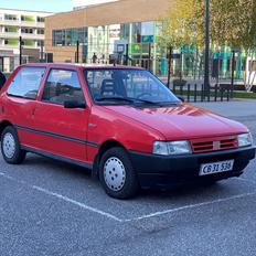 Fiat Uno ie.S totalskadet