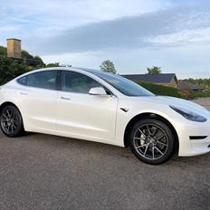 Tesla Model 3 Standard Range Plus