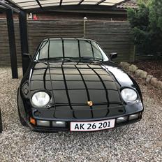 Porsche 928S