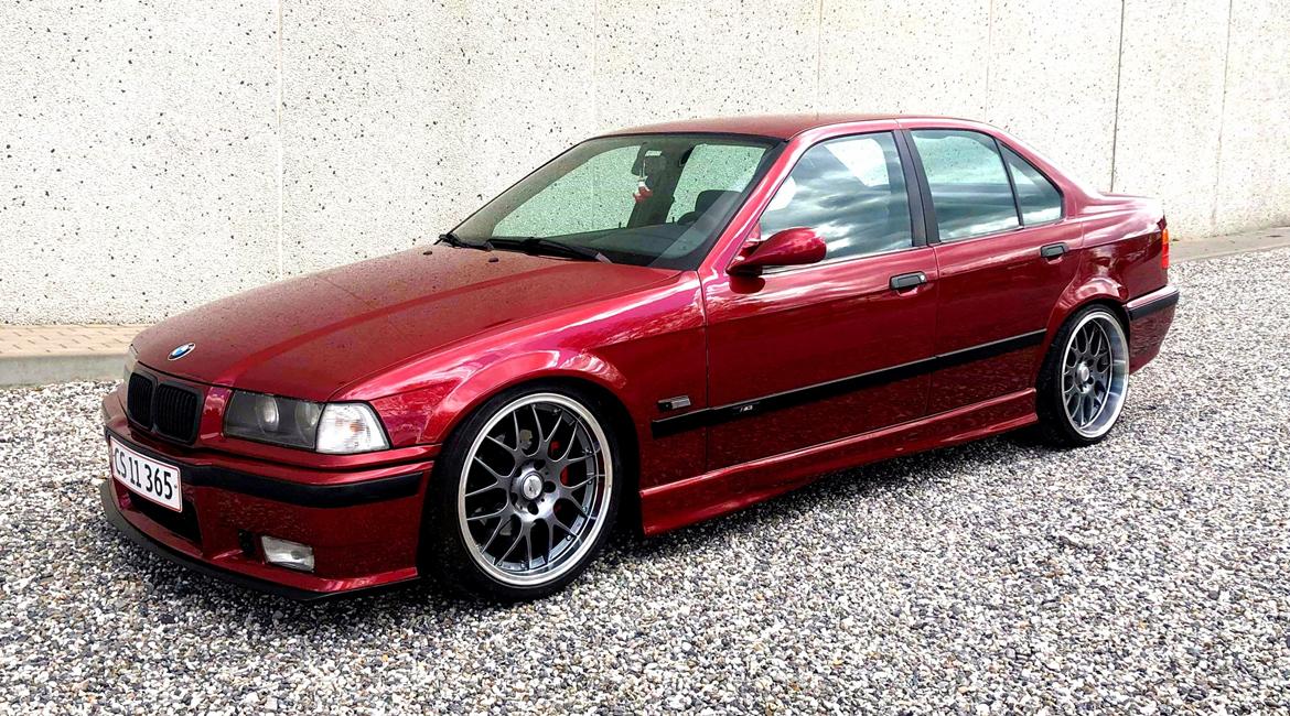 BMW E36 320i Sedan (SOLGT)  billede 1