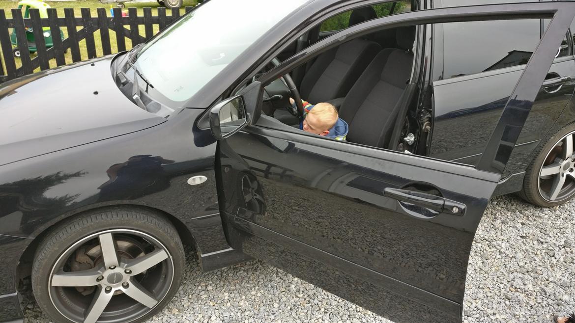 Mitsubishi Lancer STW - nevø er lige så glad for Mitsu'en😄 billede 9