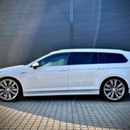 VW Passat 2.0 TSI Elegance+ R-Line