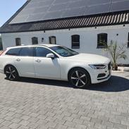 Volvo V90 D4 momentum