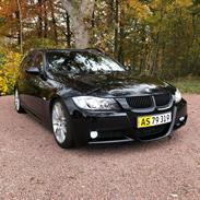 BMW E91 330D - Black&black