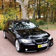 BMW E91 330D - Black&black