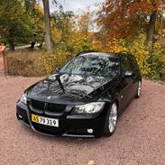 BMW E91 330D - Black&black