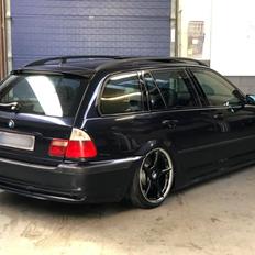 BMW E46 330D touring steptronic 