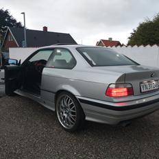 BMW 325i coupe (liebhaver)
