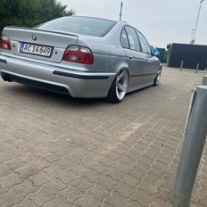 BMW E39 523ia