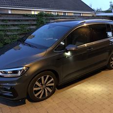 VW Touran R-line