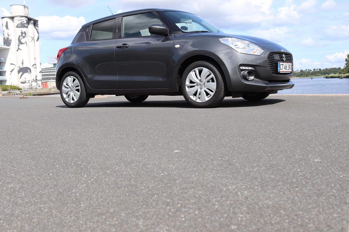 Suzuki SWIFT hybrid action club billede 8