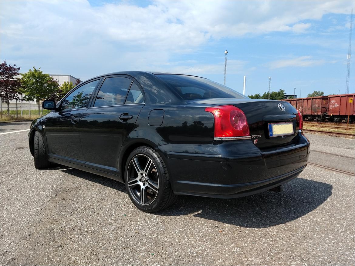 Toyota Avensis billede 2