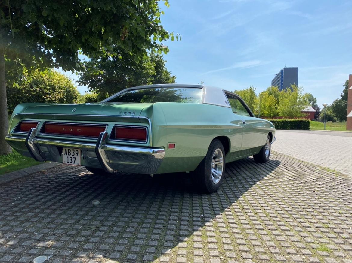 Ford LTD 2-door Hardtop billede 16