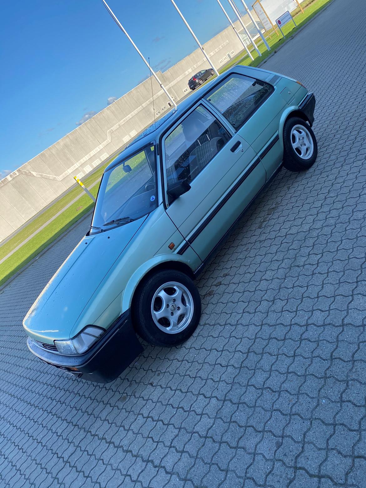 Toyota Corolla 1,3 DX 3 dørs billede 2