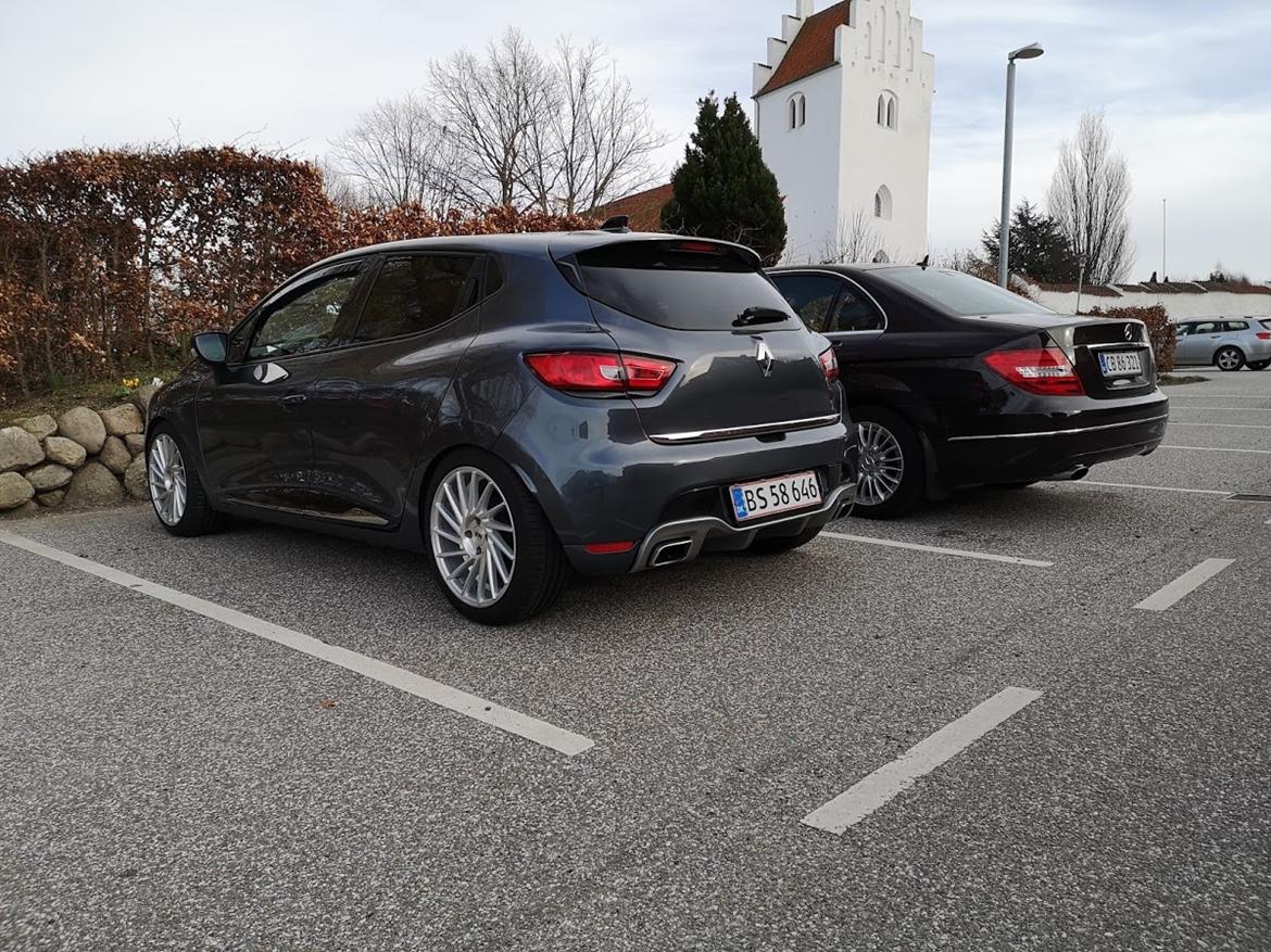 Renault Clio IV "Trophy Line" - RS bagende og sommerfælge billede 2