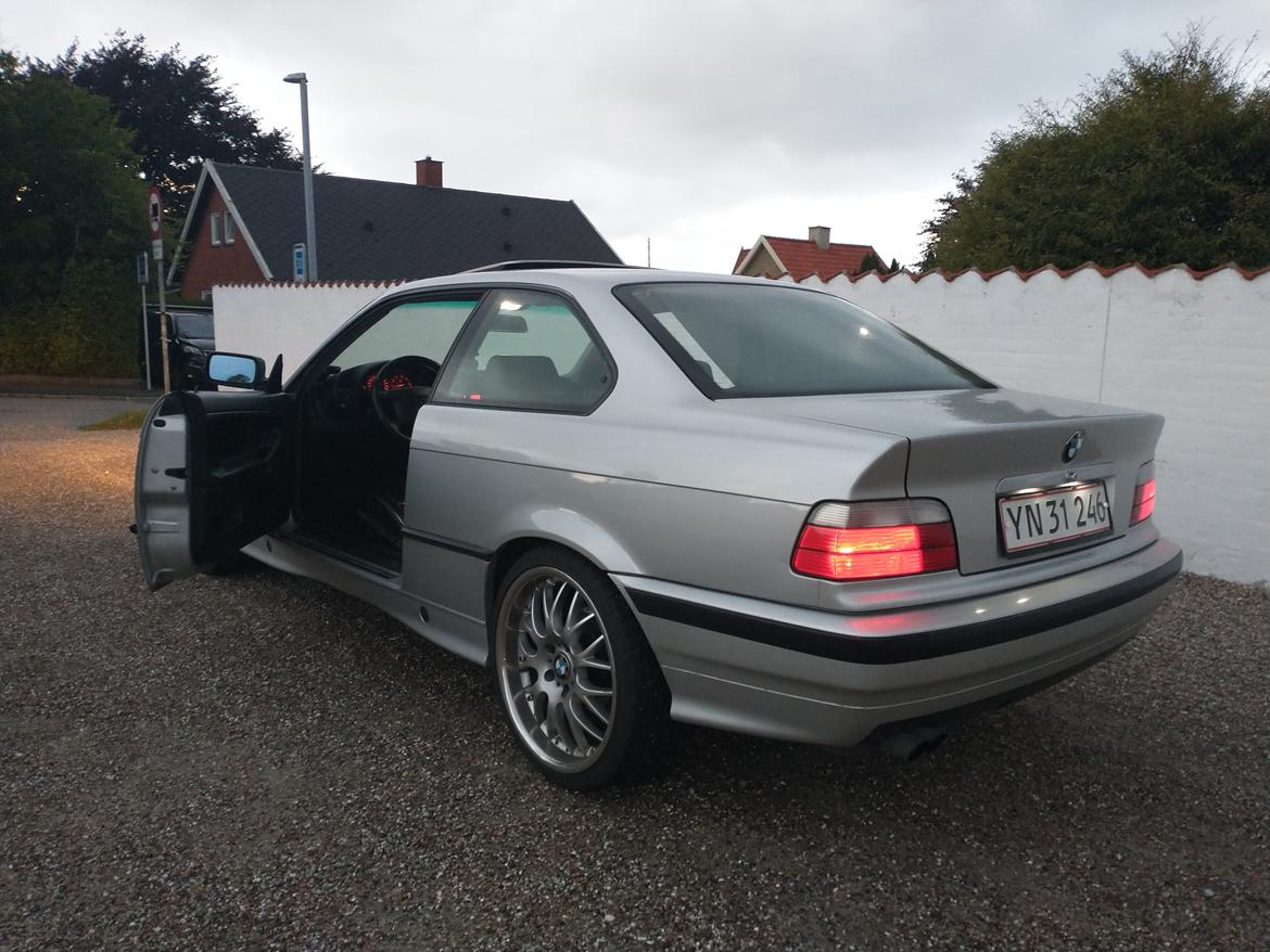 BMW 325i coupe (liebhaver) billede 1