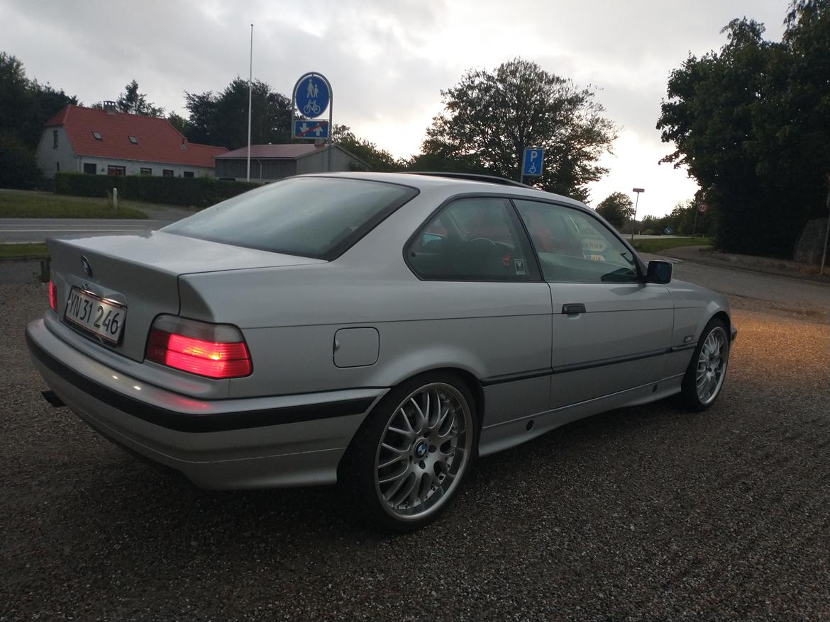 BMW 325i coupe (liebhaver) billede 8