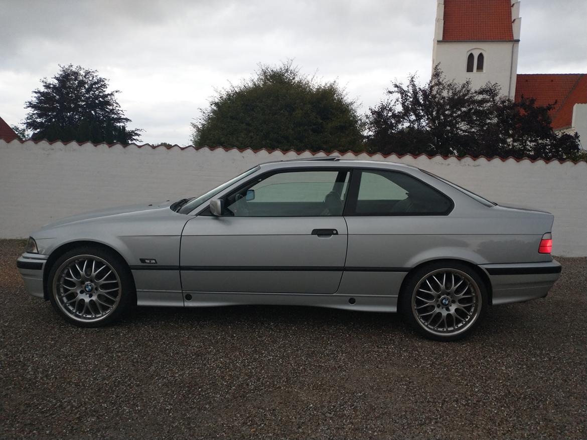 BMW 325i coupe (liebhaver) billede 10