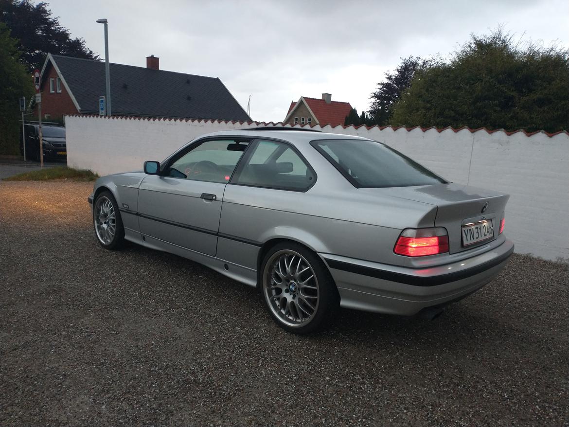 BMW 325i coupe (liebhaver) billede 9