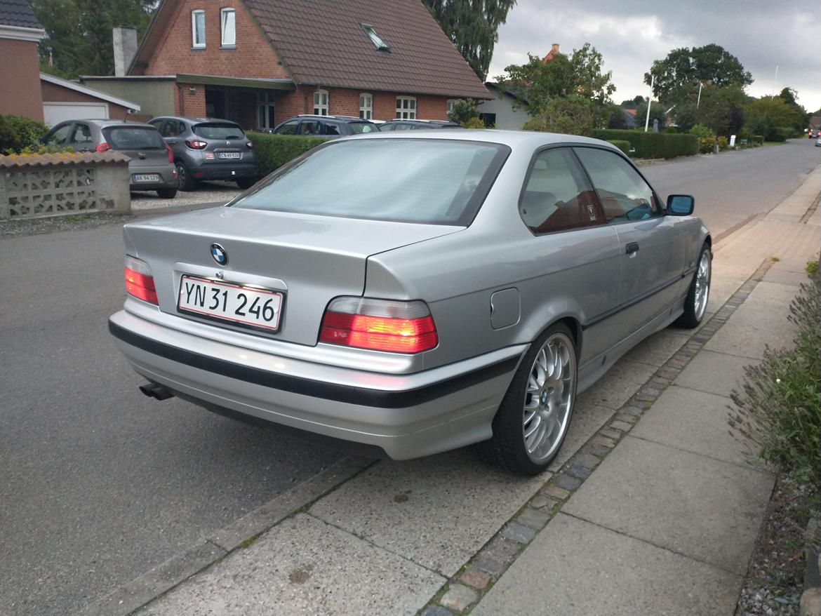 BMW 325i coupe (liebhaver) billede 16