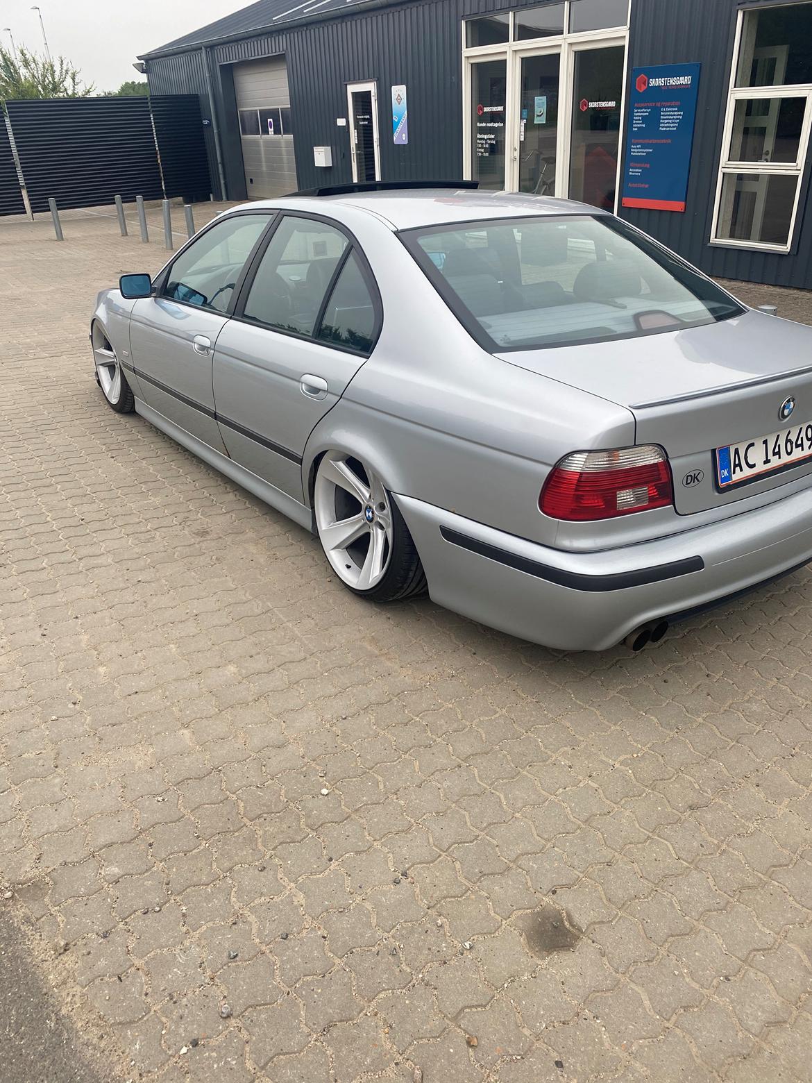 BMW E39 523ia billede 4