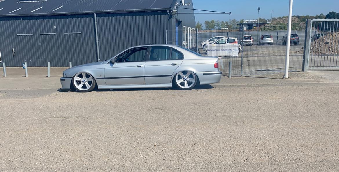 BMW E39 523ia billede 11