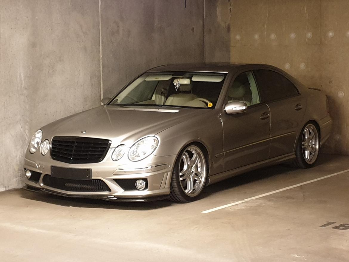 Mercedes Benz E500 5.0 V8 billede 1