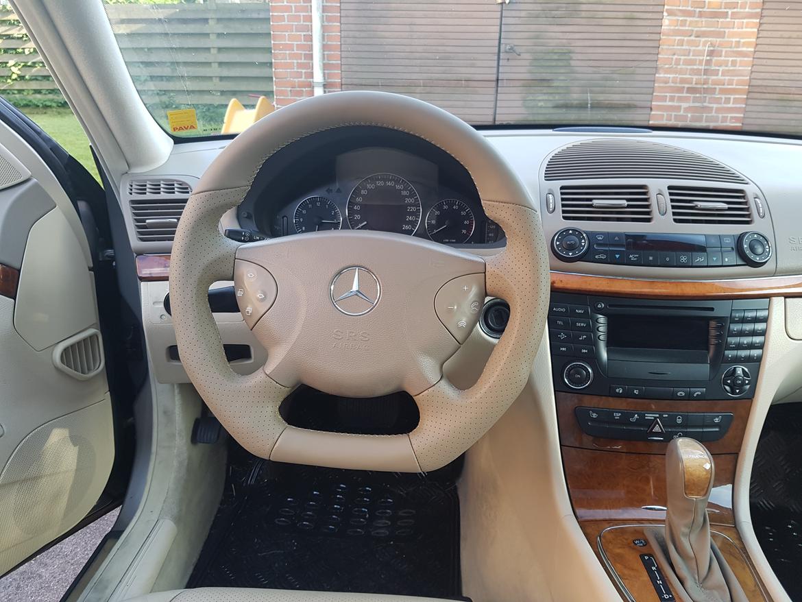 Mercedes Benz E500 5.0 V8 billede 13