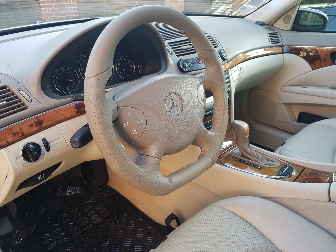 Mercedes Benz E500 5.0 V8 billede 14