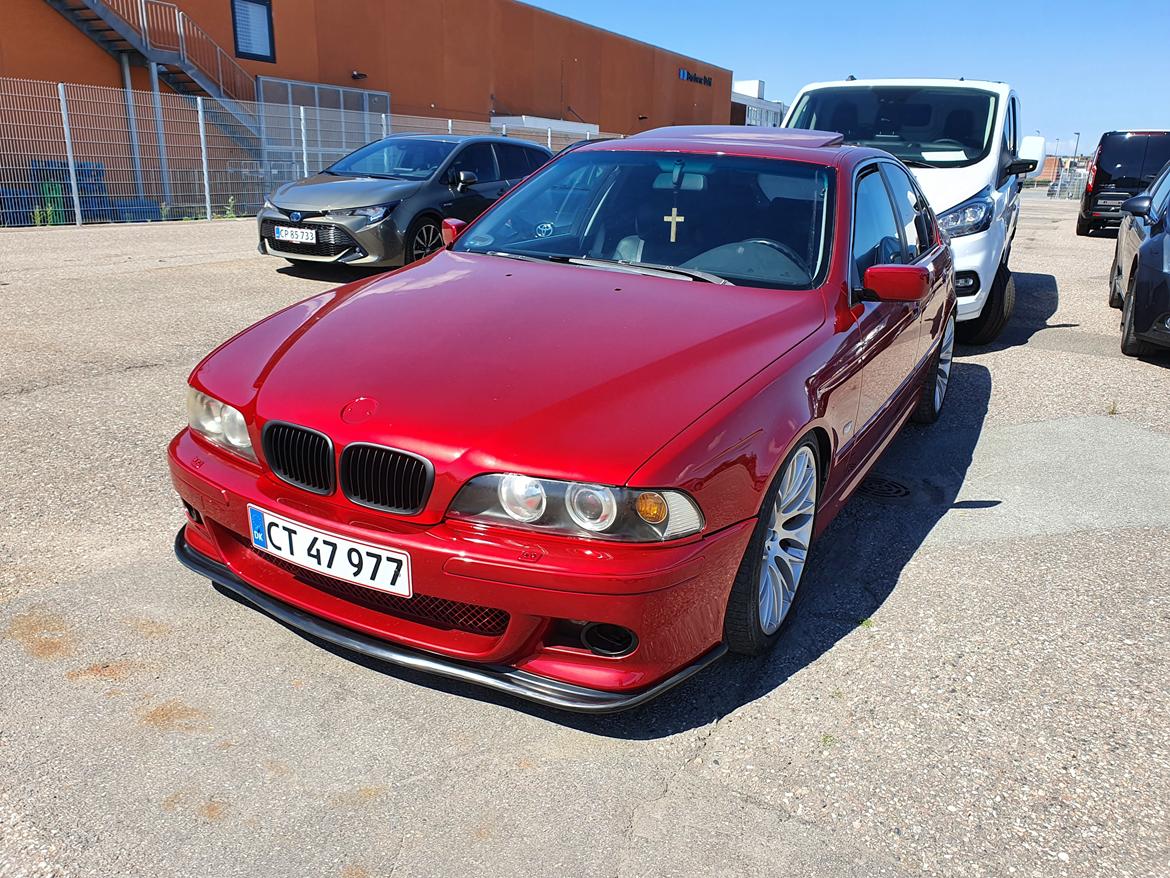 BMW E39 523iA billede 1