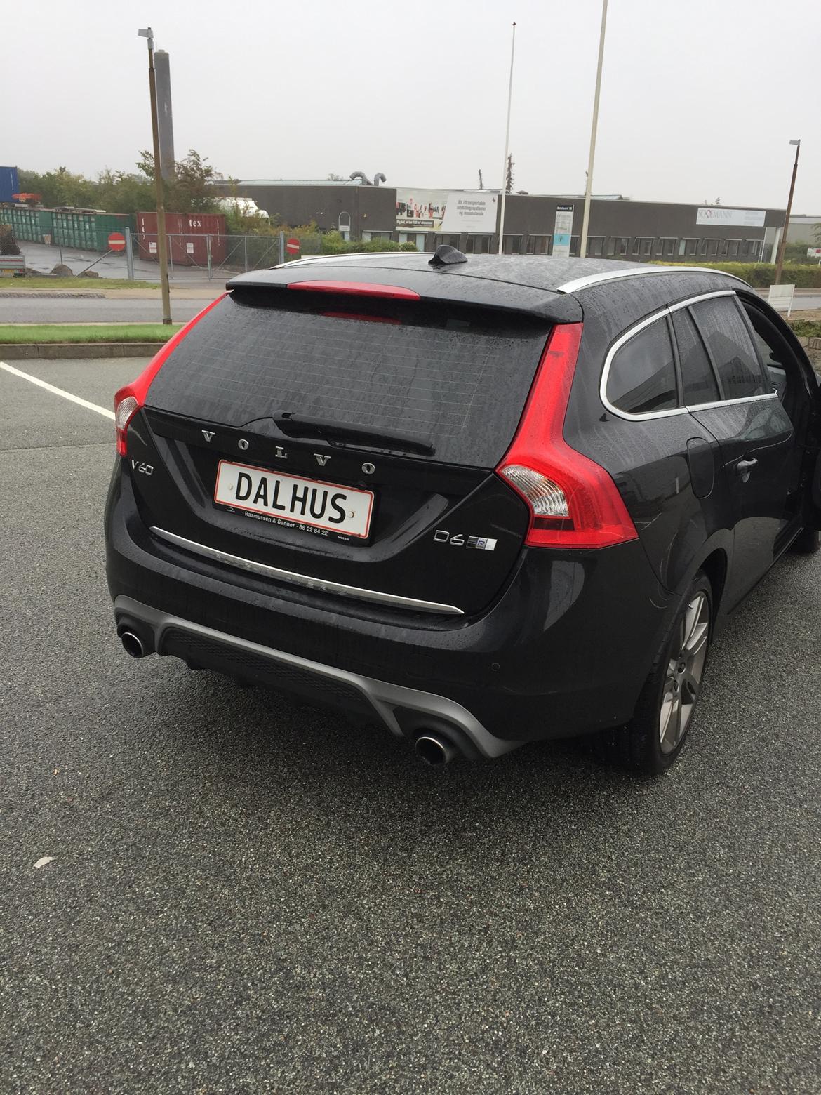 Volvo V60 D6 R-design plug in hybrid  SOLGT billede 8