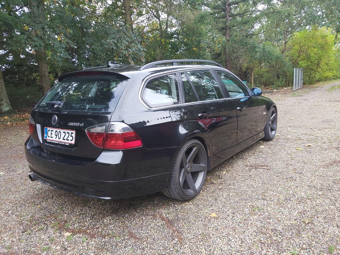 BMW 320d billede 1