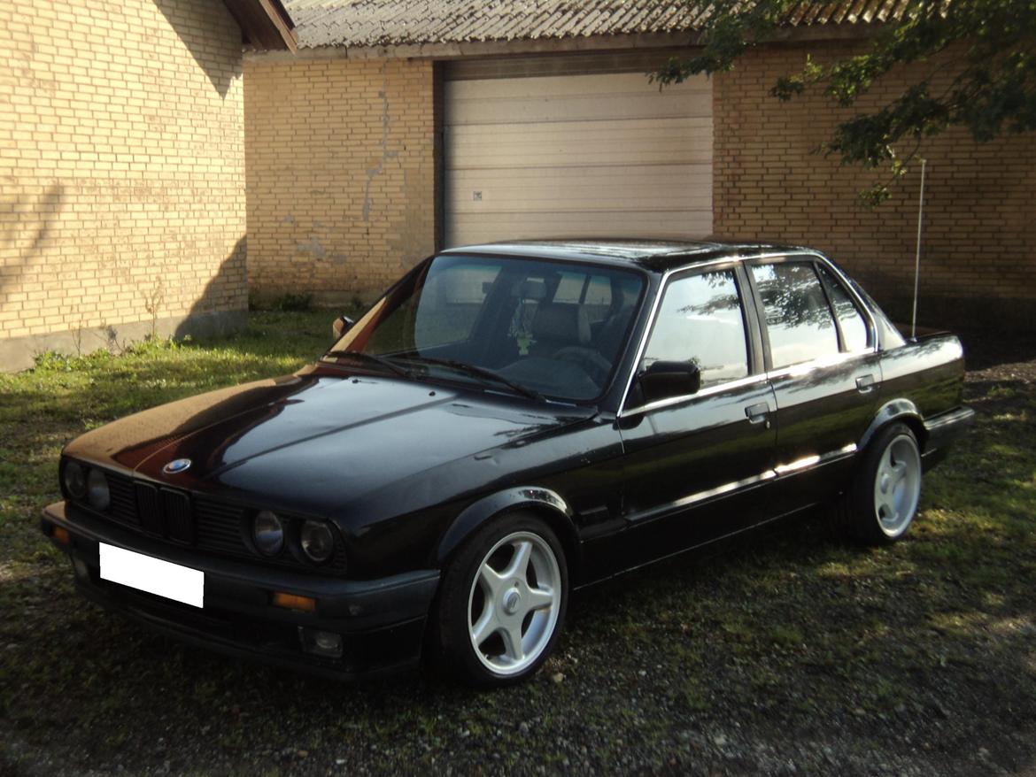 BMW E30 320i billede 8