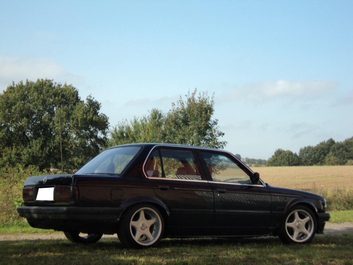 BMW E30 320i billede 15