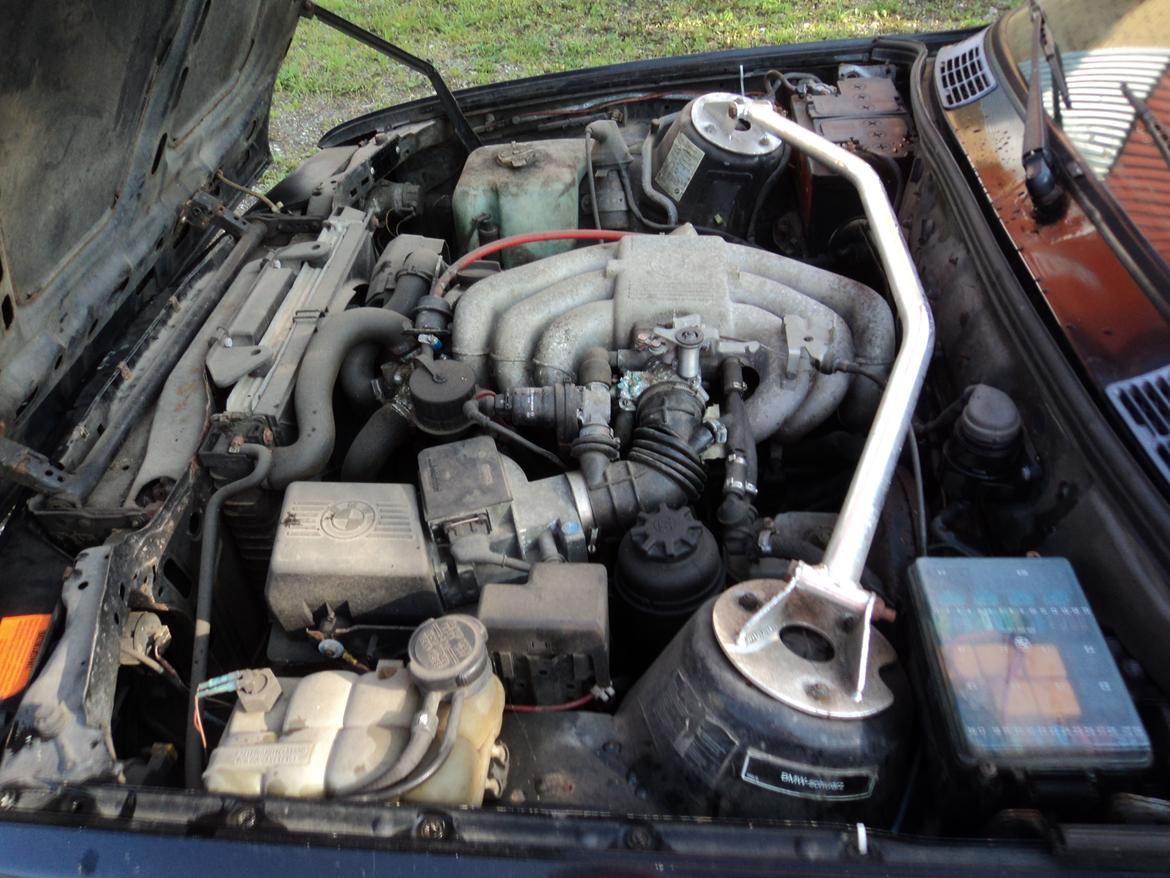 BMW E30 320i billede 20