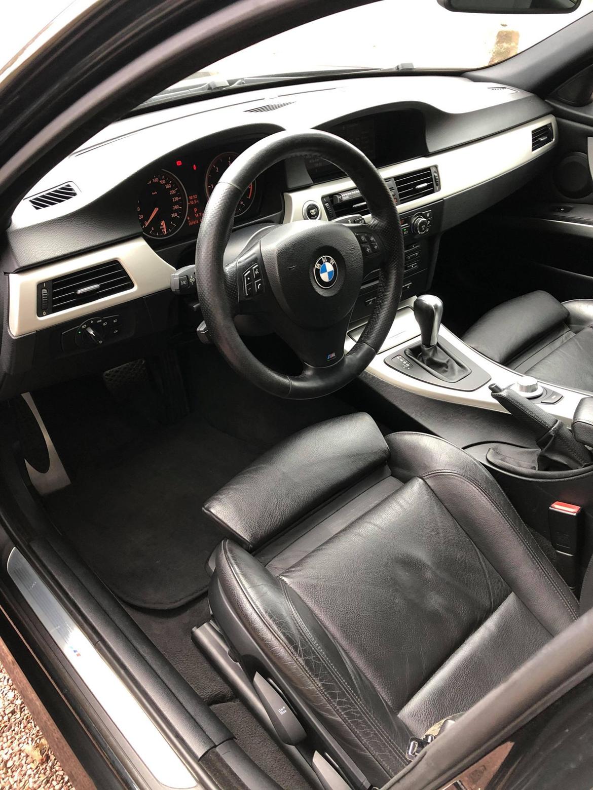 BMW E91 330D - Black&black billede 9