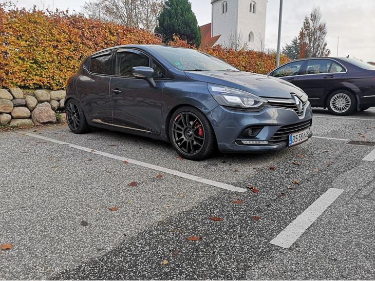 {{currentPhoto.altText}} billede {{currentPhoto.number}}