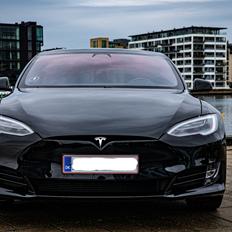 Tesla Model S 75D