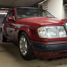 Mercedes Benz W124 300D Turbo