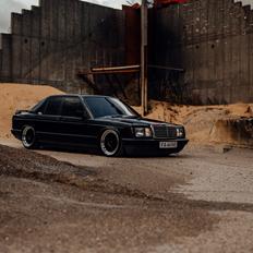 Mercedes Benz 190e 2.3 (Luftundervogn)