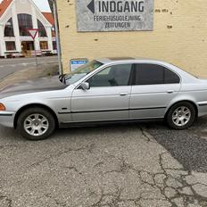 BMW E39 520i