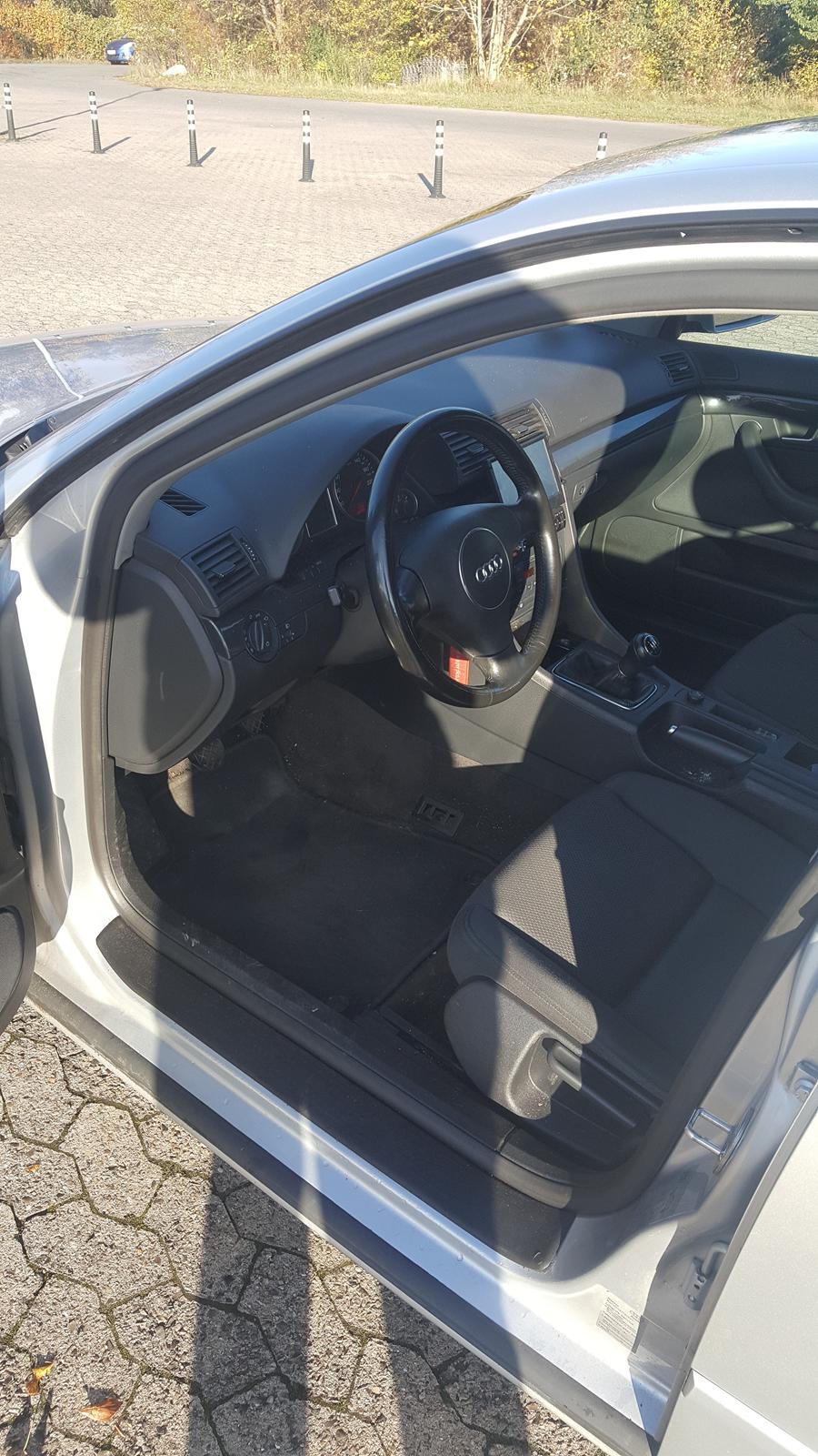 Audi a4 b6 limo ( solgt ) billede 3