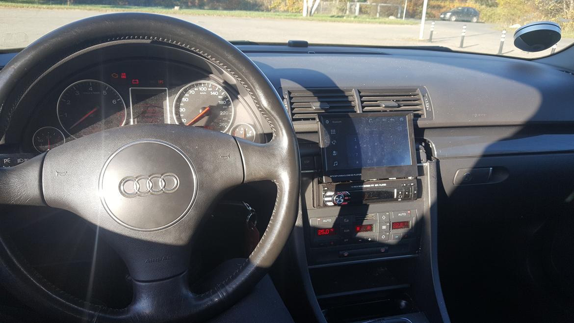 Audi a4 b6 limo ( solgt ) billede 4