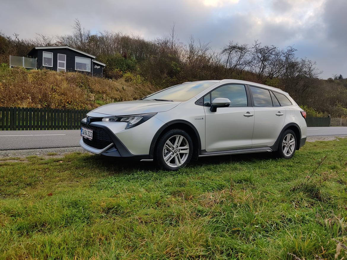 Toyota Corolla Touring Sports H3 Trek Smart billede 1