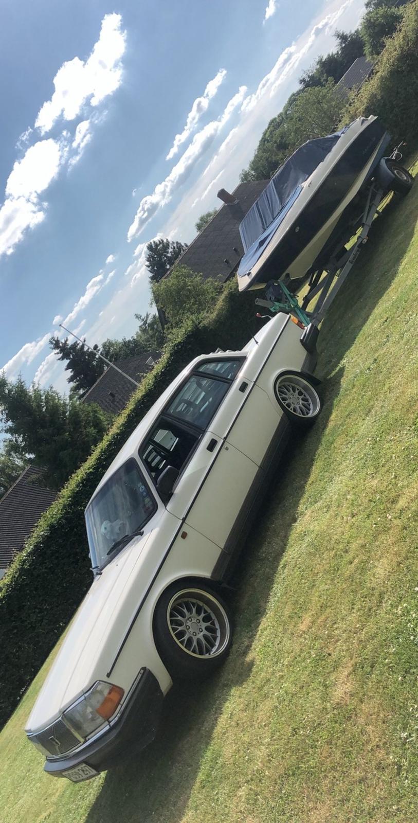 Volvo 240 - En båd med en båd efter billede 11