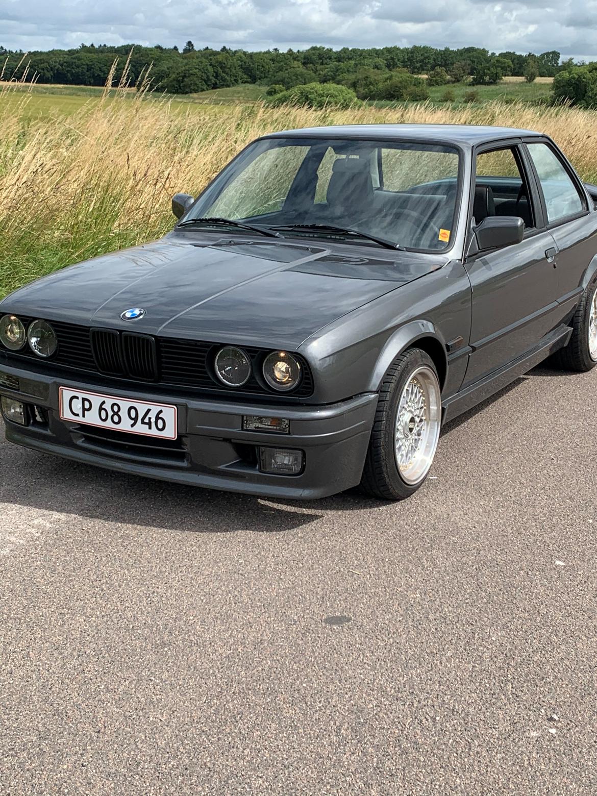 BMW E30 320i 2-dørs billede 8