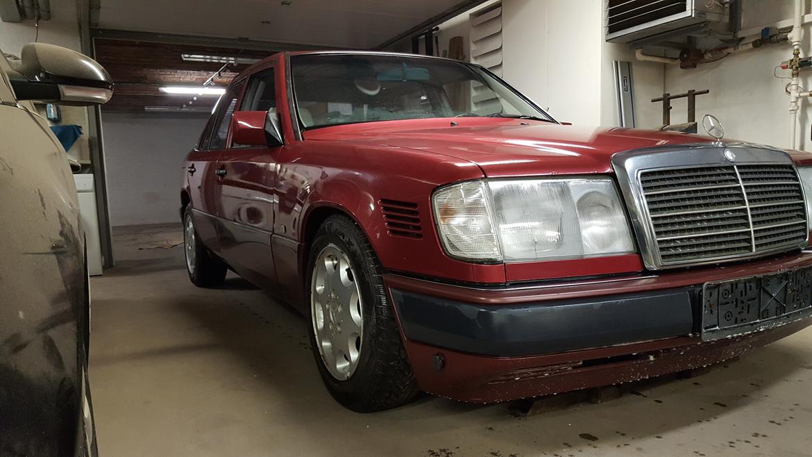Mercedes Benz W124 300D Turbo billede 1