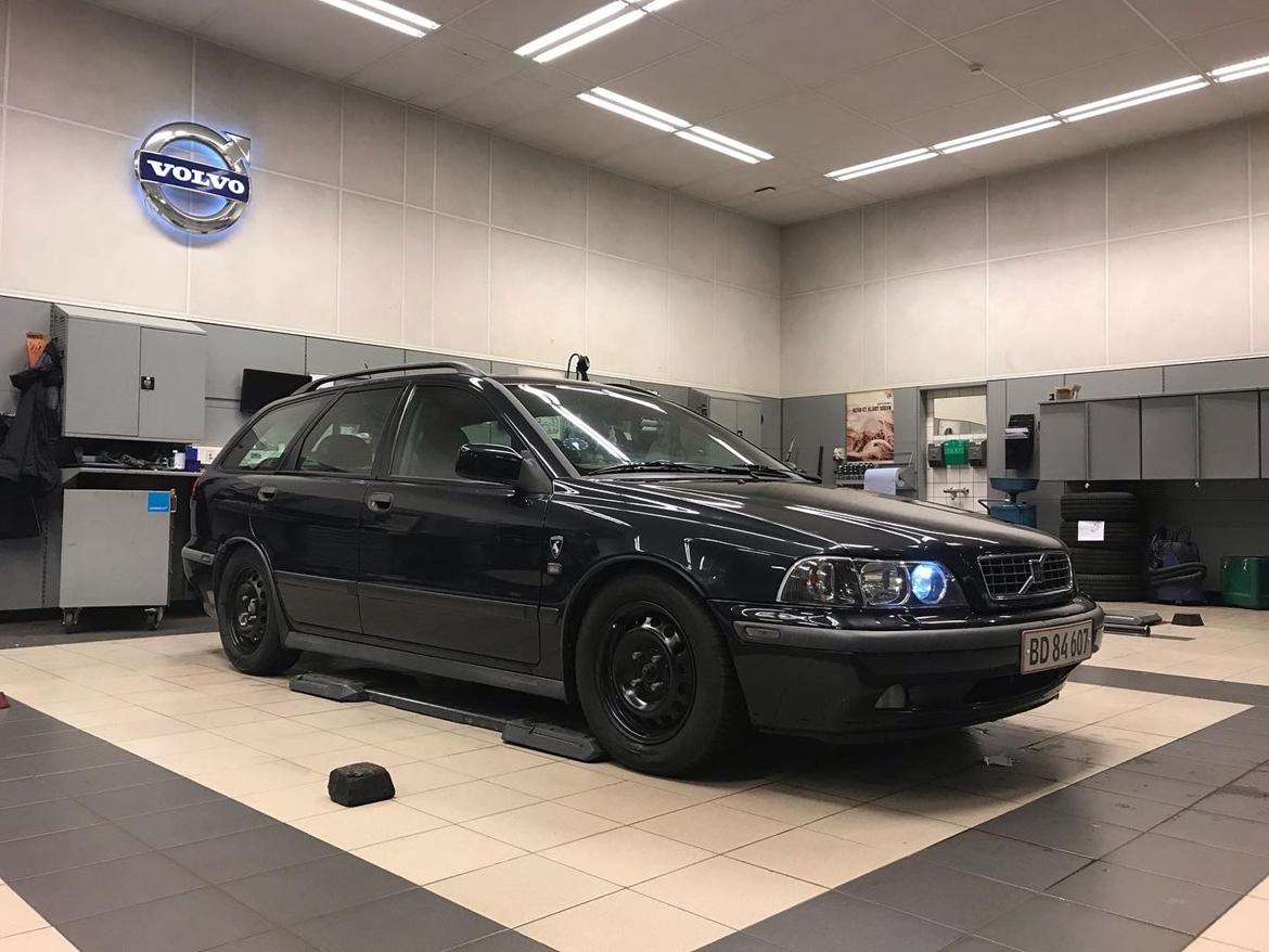 Volvo V40 T4 billede 1