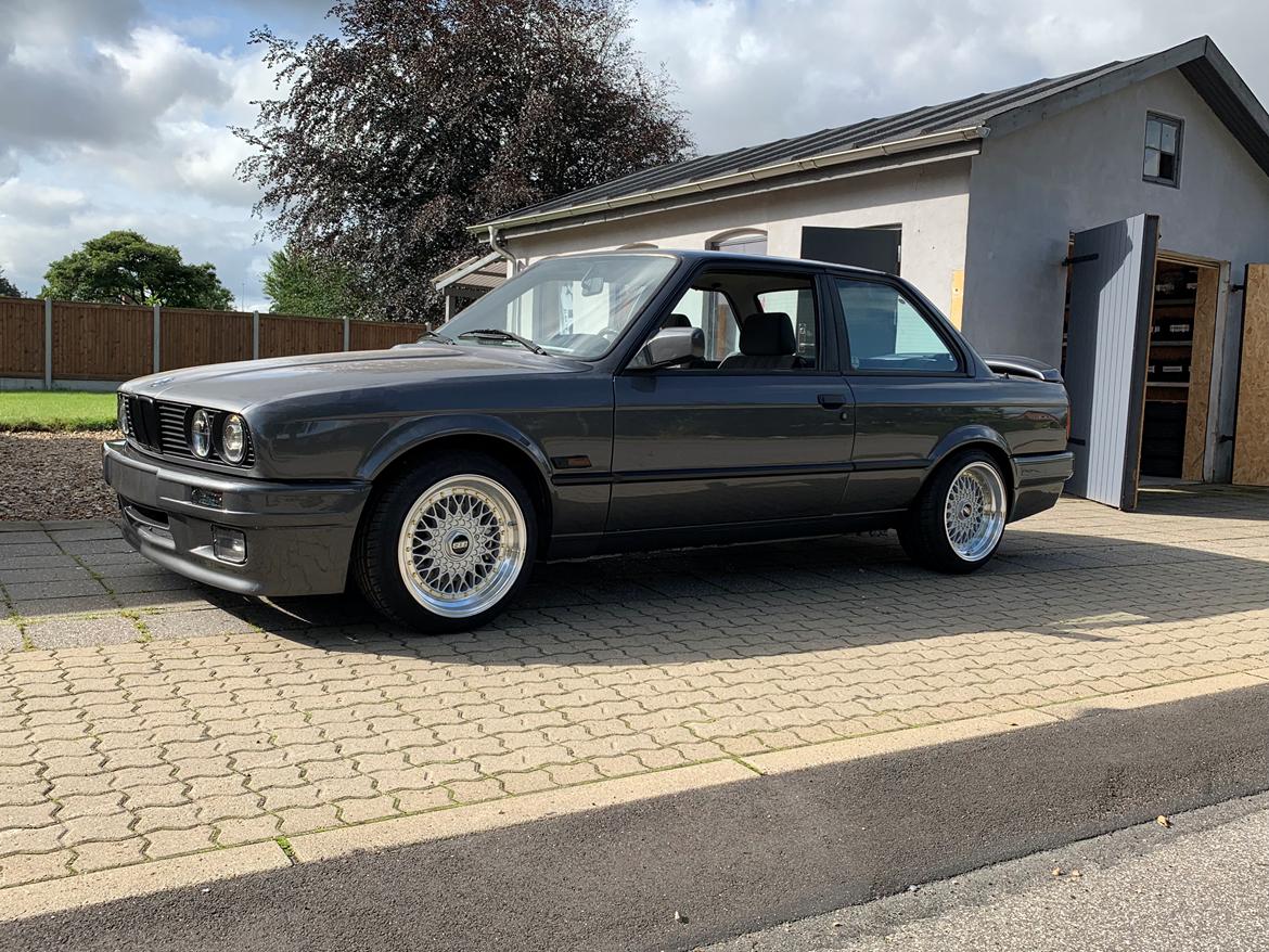 BMW E30 320i 2-dørs billede 14