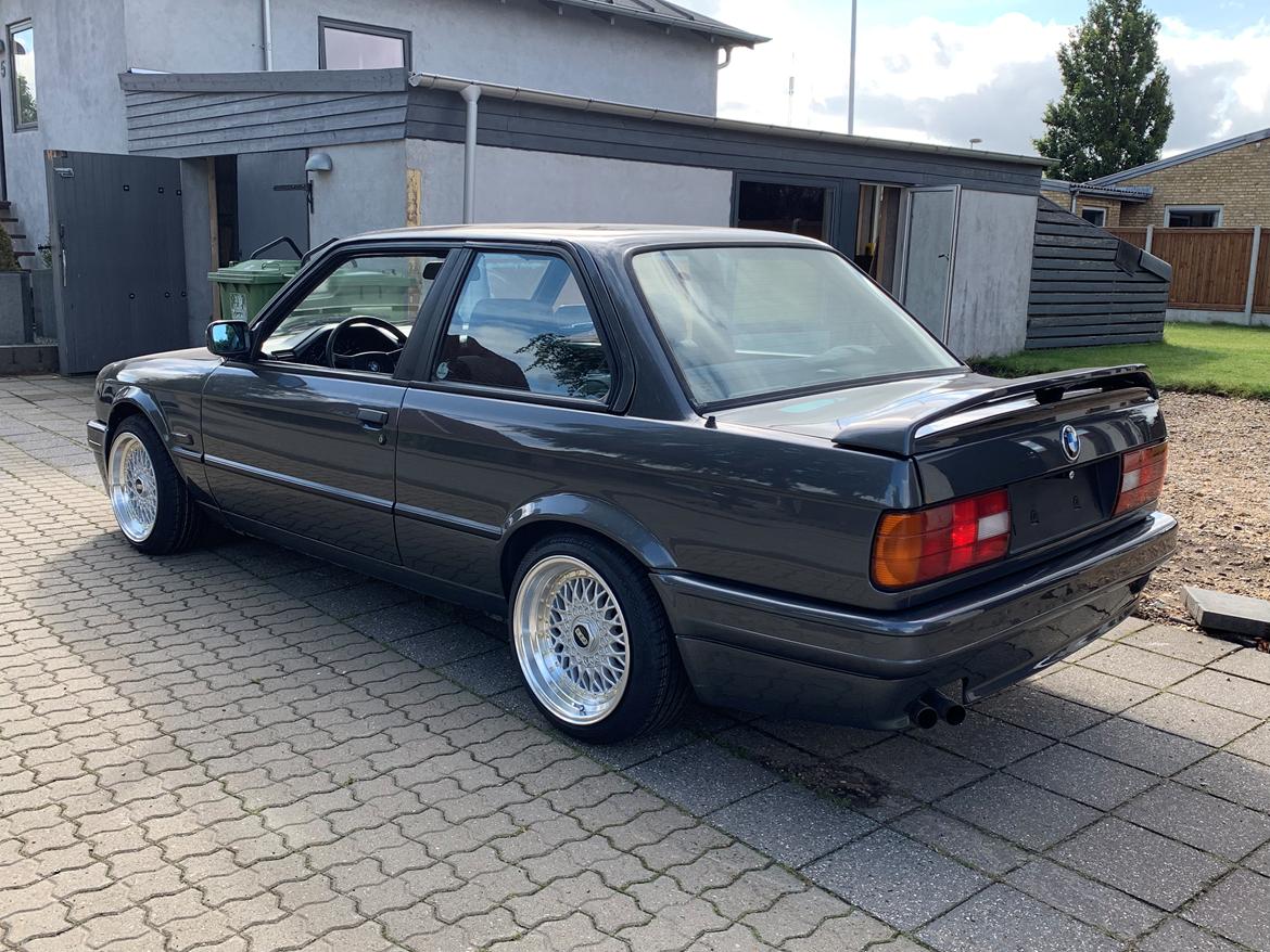 BMW E30 320i 2-dørs billede 13